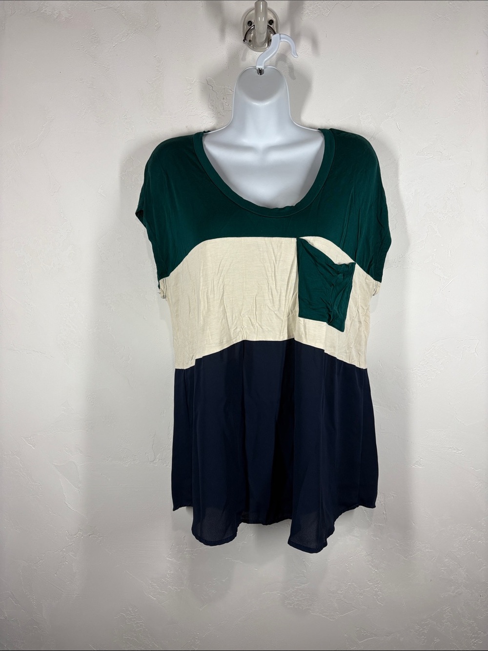Pink Blush Colorblock Scoop Neck Women’s Top in Green, Cream & Navy size medium